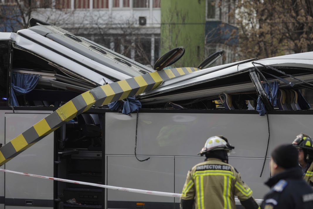 Mai sunt internate trei persoane rănite în accidentul de la Pasajul Unirii