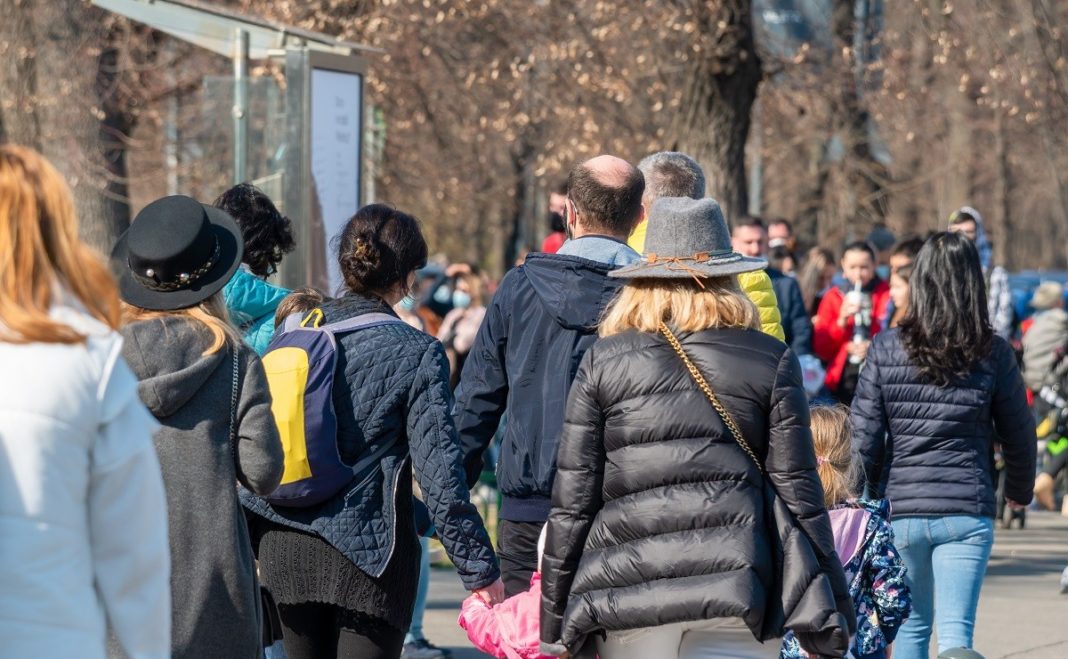 În următoarele zile vremea se va răci brusc, după care, spre sfârșitul săptămânii, temperaturile vor crește din nou