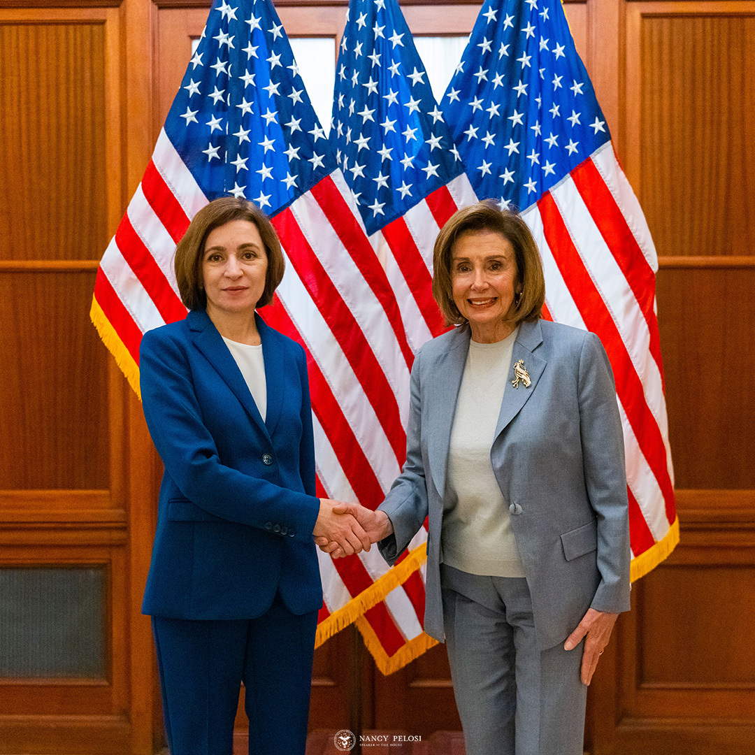 Lidera de la Chișinău i-a transmis Președintei Nanci Pelosi aprecierea pentru experiența sa de peste trei decenii în politica americană, timp pe care l-a dedicat protecției și consolidării democrației în lume