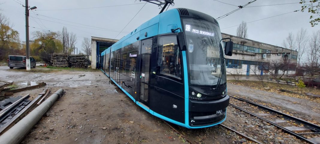 Primul tramvai nou a ajuns la Craiova