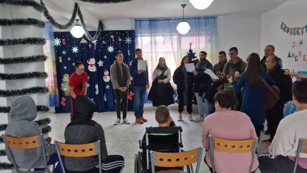 800 de plase cu daruri pentru copiii și adulții din centrele DGASPC Gorj