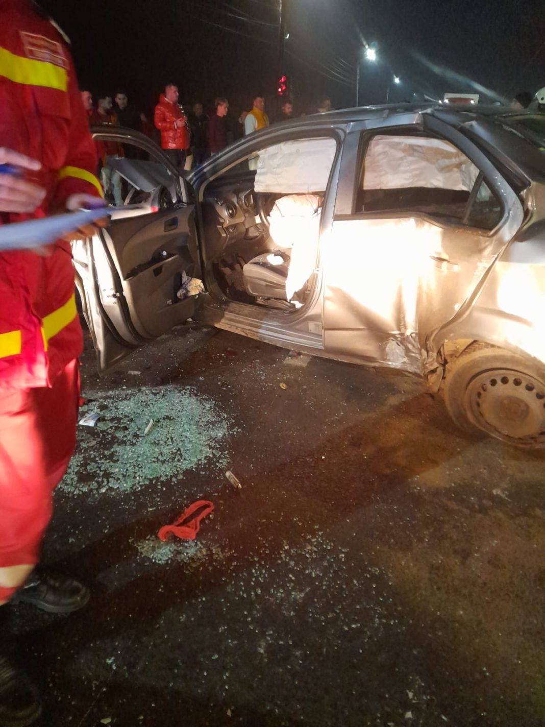 WhatsApp Image 2022-12-30 at 21.06.52 (1) Victima a fost transportată în stare gravă la spital