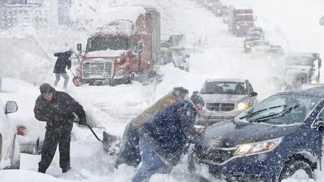 Cel puțin 50 de persoane au murit din cauza furtunilor de zăpadă din SUA