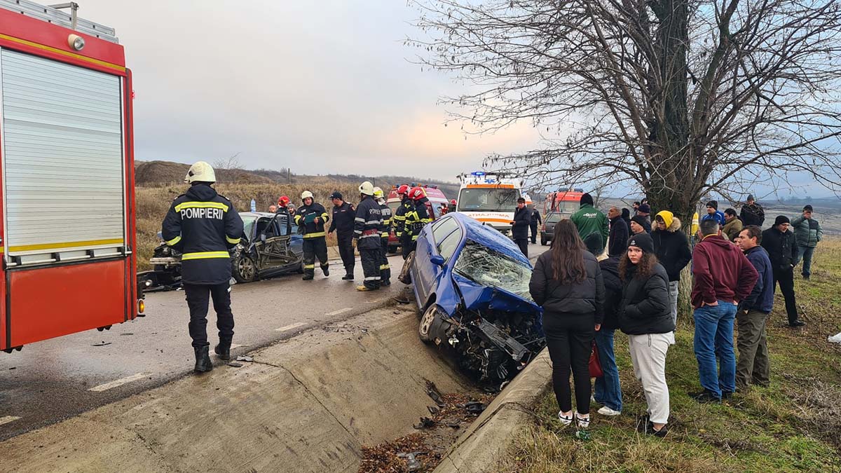 Șase răniți, între care doi copii, într-un accident pe un drum comunal