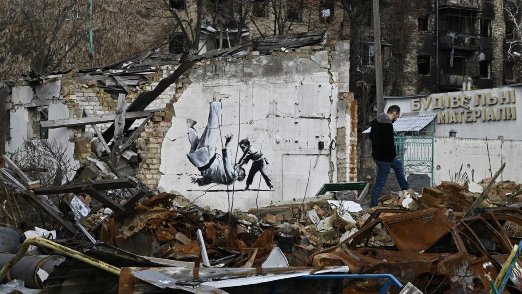 Celebrul artist Bansky vinde 50 de lucrări ca să doneze banii Ucrainei