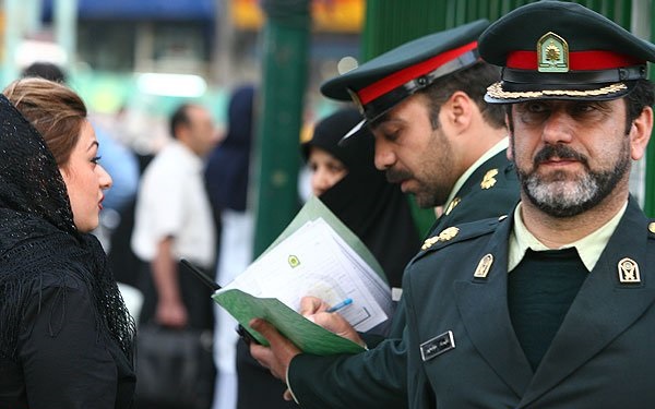 Iranul neagă că a desființat poliția moravurilor