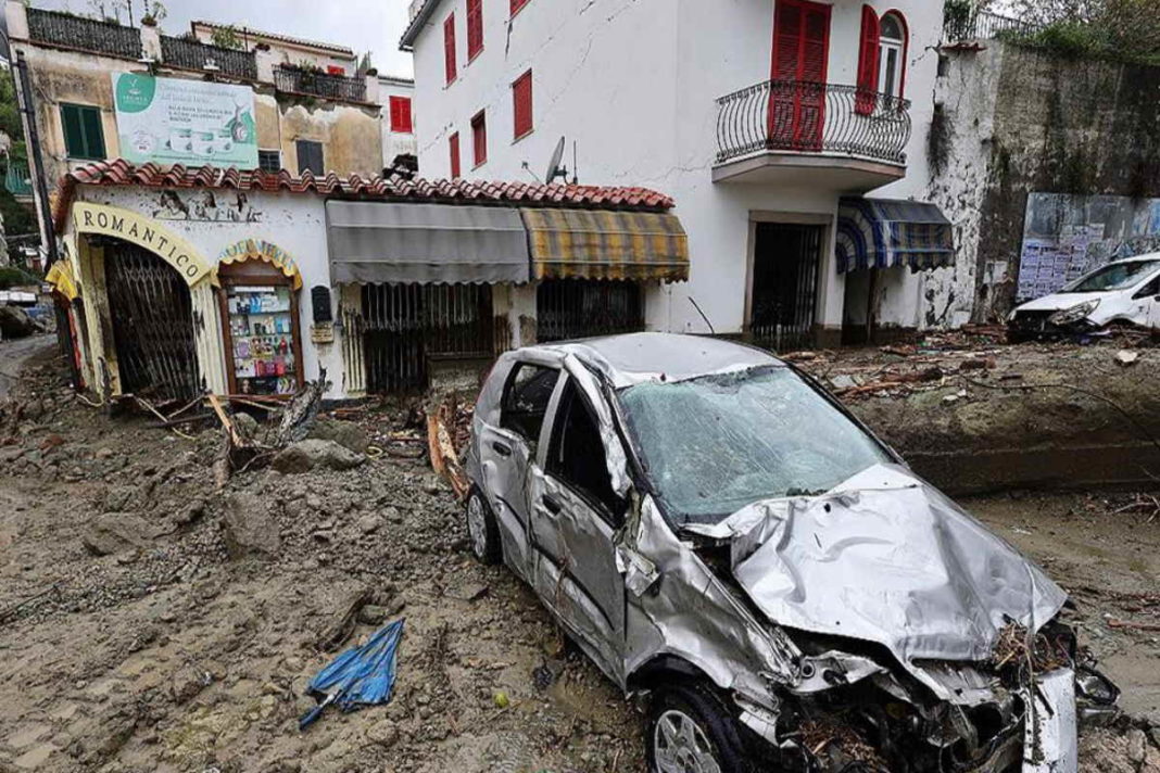 Bilanţul alunecării de teren de pe insula Ischia a ajuns la 12 morţi