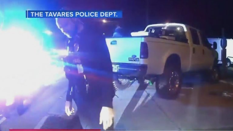 (VIDEO) O polițistă a făcut supradoză după ce a bătut vântul și i-a introdus droguri în corp