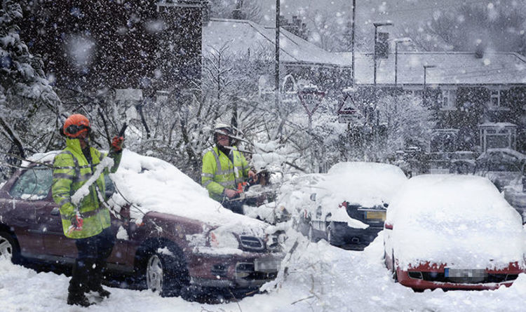 Zeci de zboruri și trenuri anulate din cauza ninsorii, în Marea Britanie