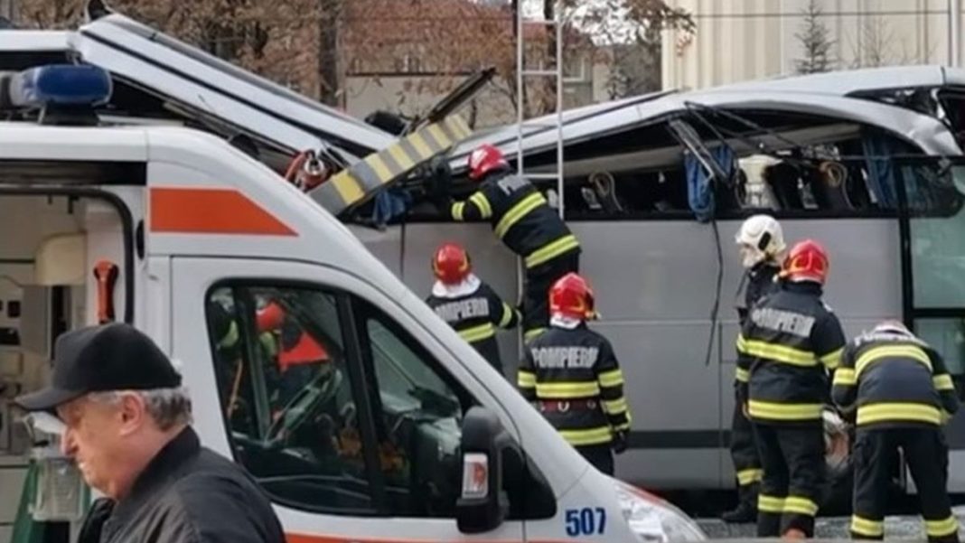 Şoferul autocarului implicat în accidentul de la pasajul Unirii conducea de 16 ore