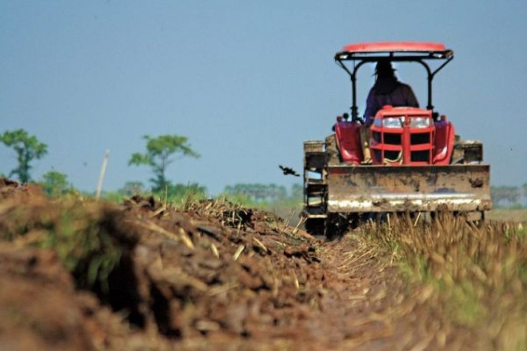 Fermierii primesc subvenţie, ca ajutor de stat, sub formă de rambursare, de 1,529 lei/litru pentru motorină