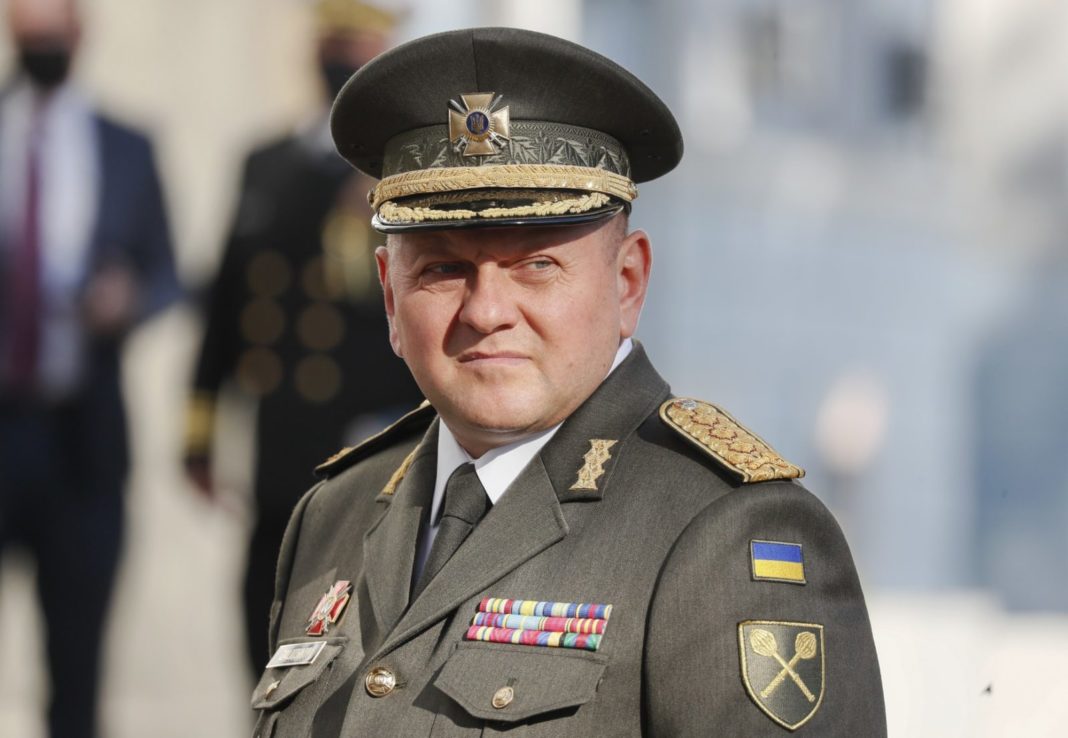 Comandantul-şef al forţelor armate ucrainene, donaţie de 1 milion de dolari pentru armată