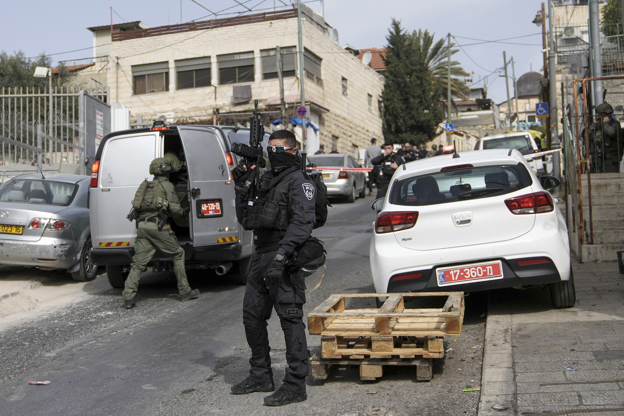 Poliția a spus că atacatorul era un tânăr de 13 ani din Ierusalimul de Est(AP Photo/Mahmoud Illean)
