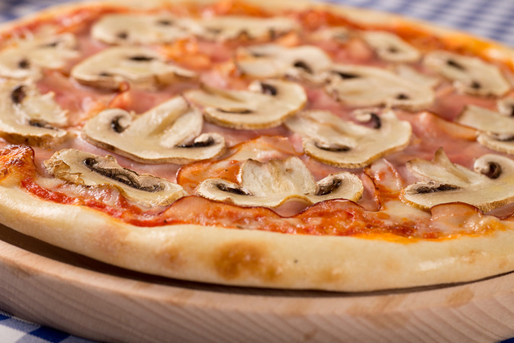 Pizza la domiciliu, noua metodă de amenințare a judecătorilor din SUA