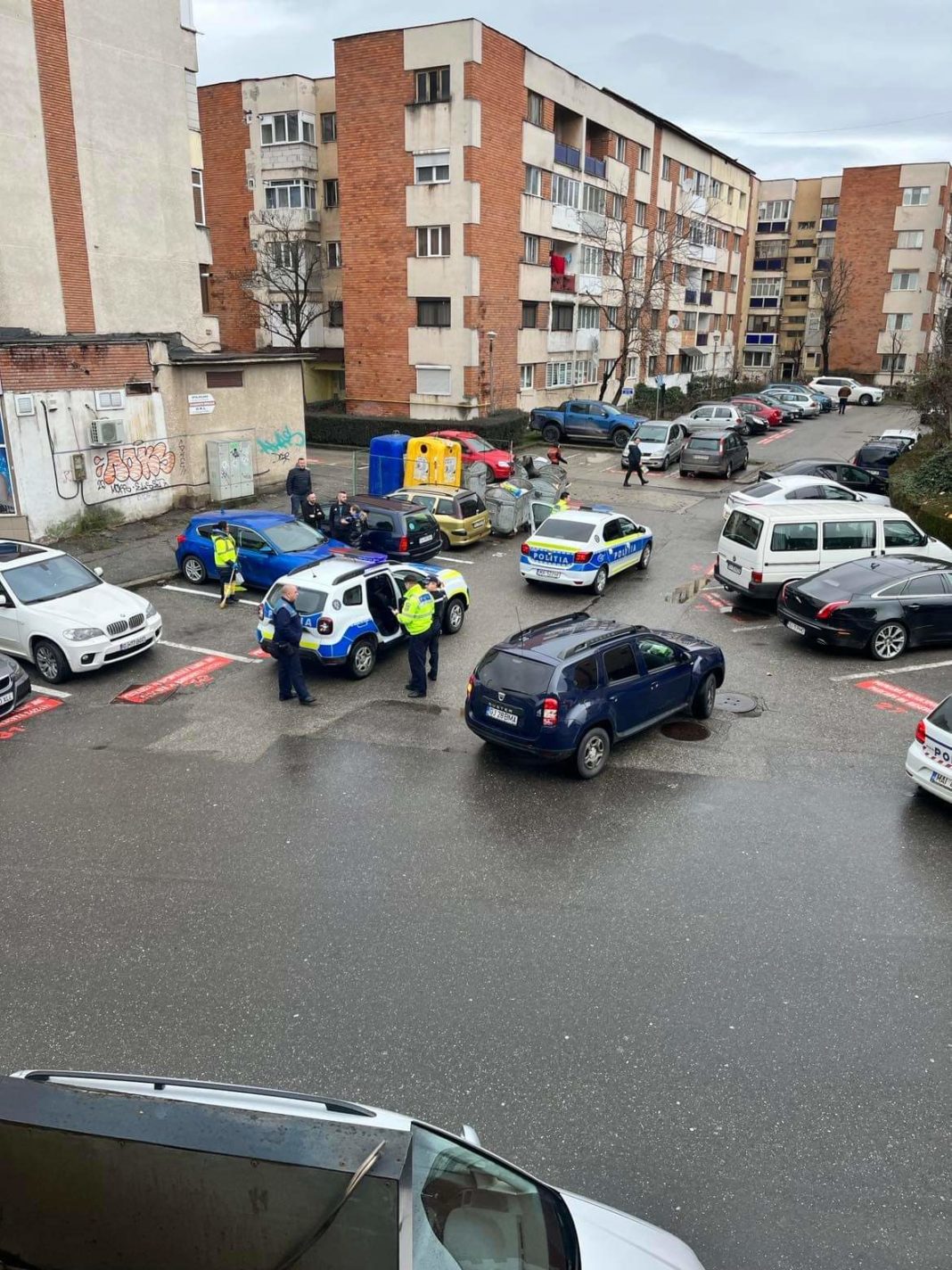 Scene de comedie pe o strada din Târgu Jiu