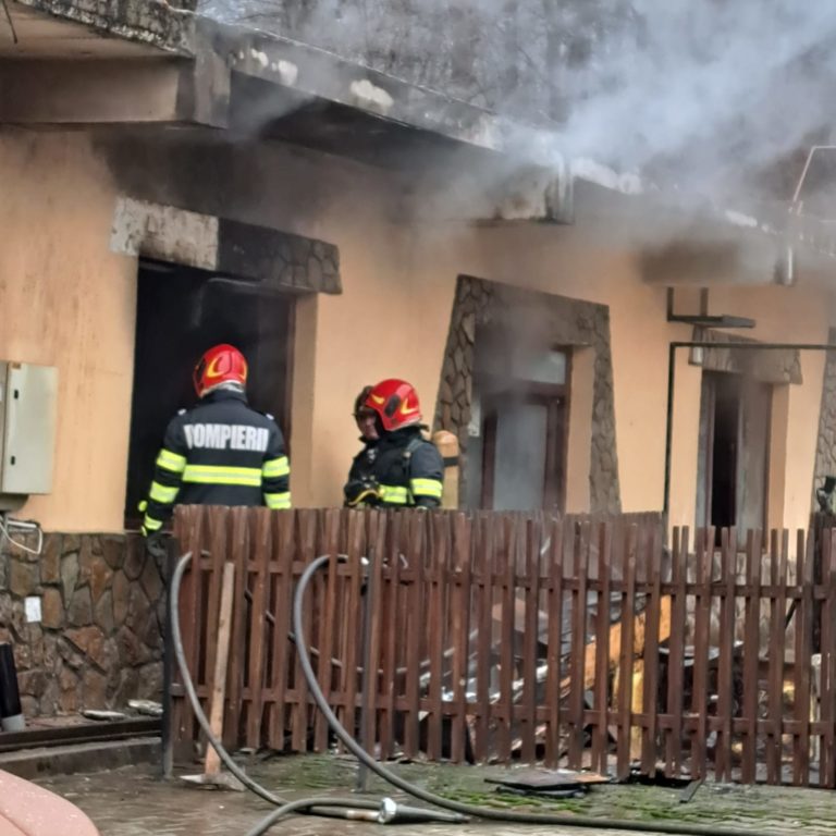 Incendiu în atelierul de întreținere al unui hotel din Călimănești