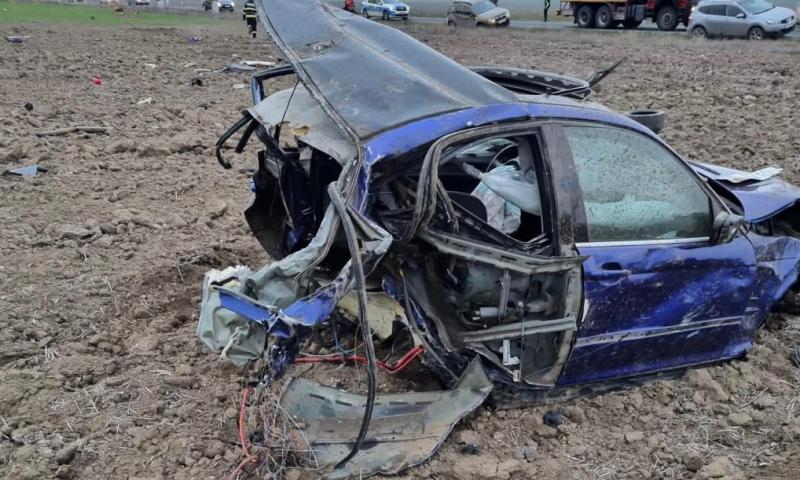 O fată de 17 ani şi un băiat de 15 ani au murit într-un accident