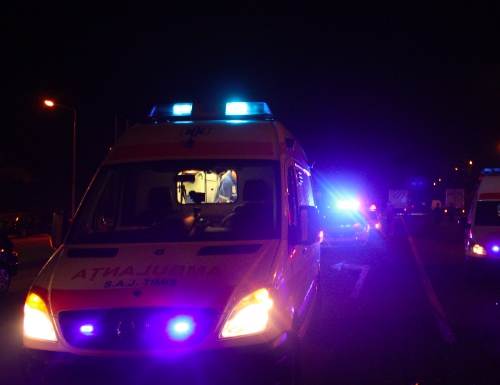 La locul accidentului au intervenit pompierii militari de la Detașamentul Reșița, potrivit IPJ Caral Severin