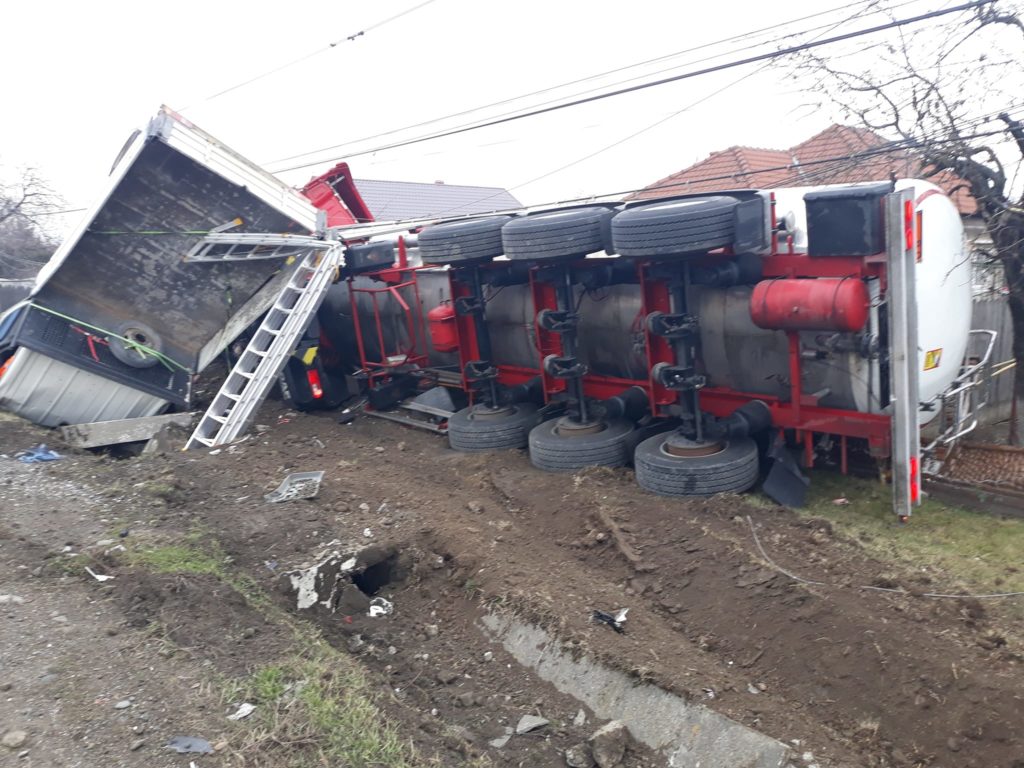 Traficul este blocat total (Foto: Infotrafic Craiova şi Dolj)