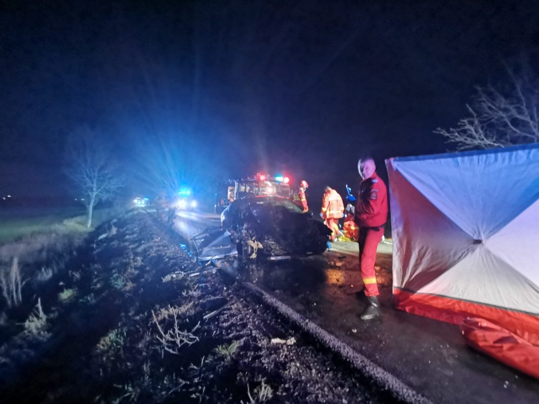 accident salard Doi morți și doi răniți într-un accident între două mașini