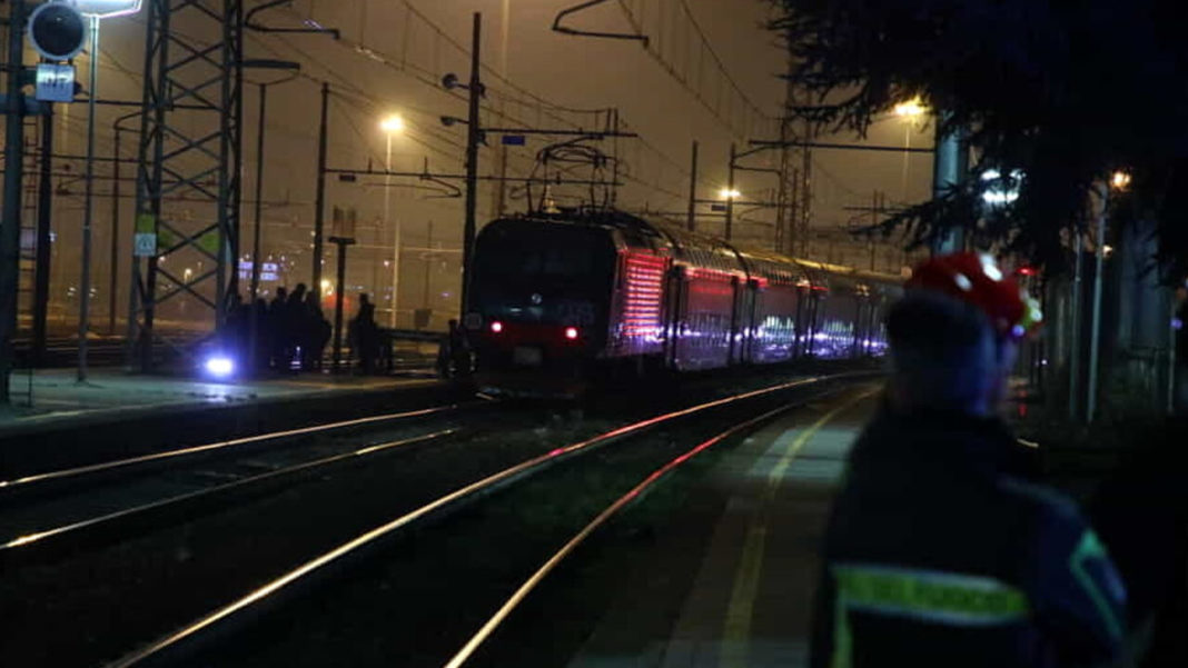 Femeie lovită de tren când îşi făcea nevoile pe calea ferată