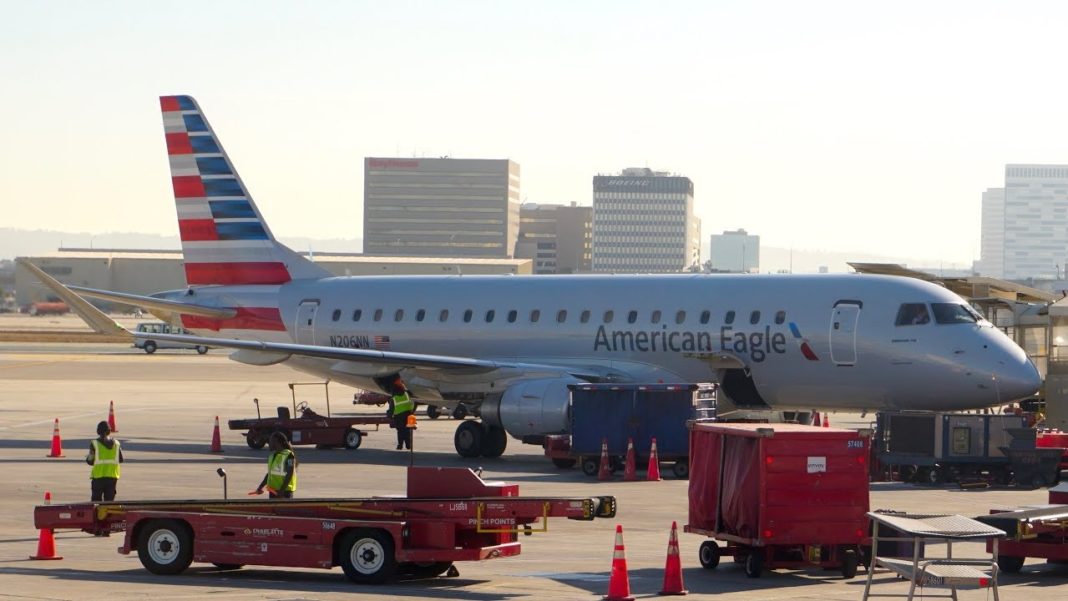 Angajatul unui aeroport a murit aspirat în motorul cu reacție al unui avion