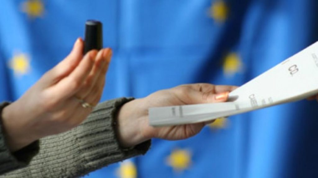 UPDATE: Olt, primul judeţ din ţară ca prezenţă la vot