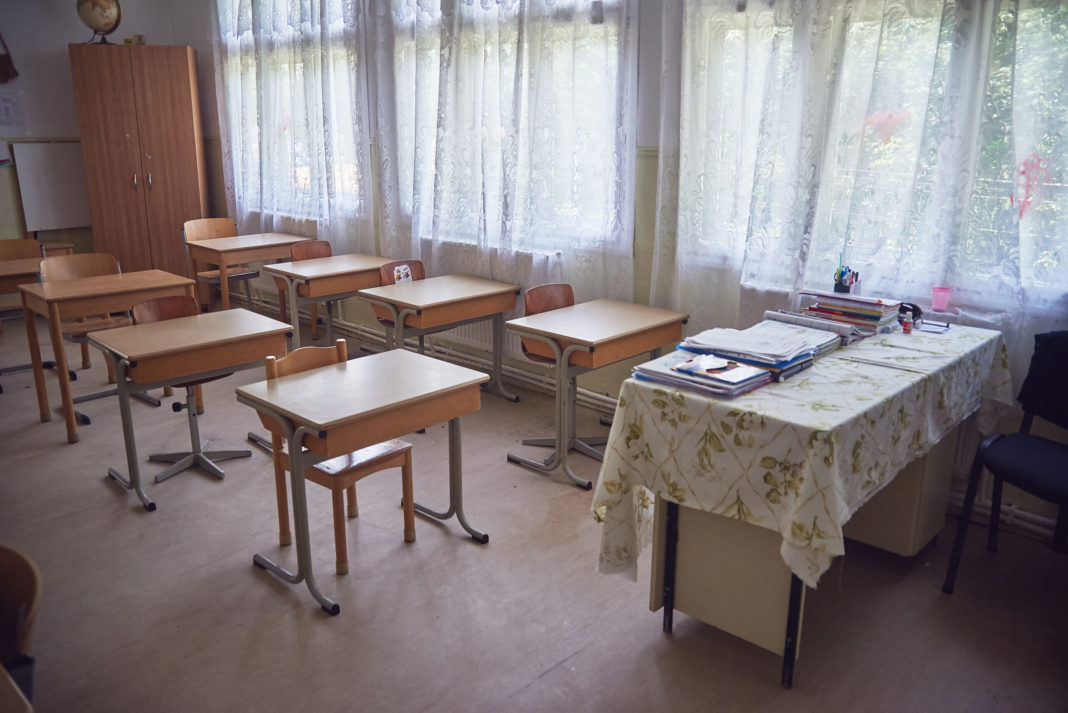 Părinţii vor fi sancţionaţi de Poliţia Locală Craiova dacă elevii nu ajung la şcoală