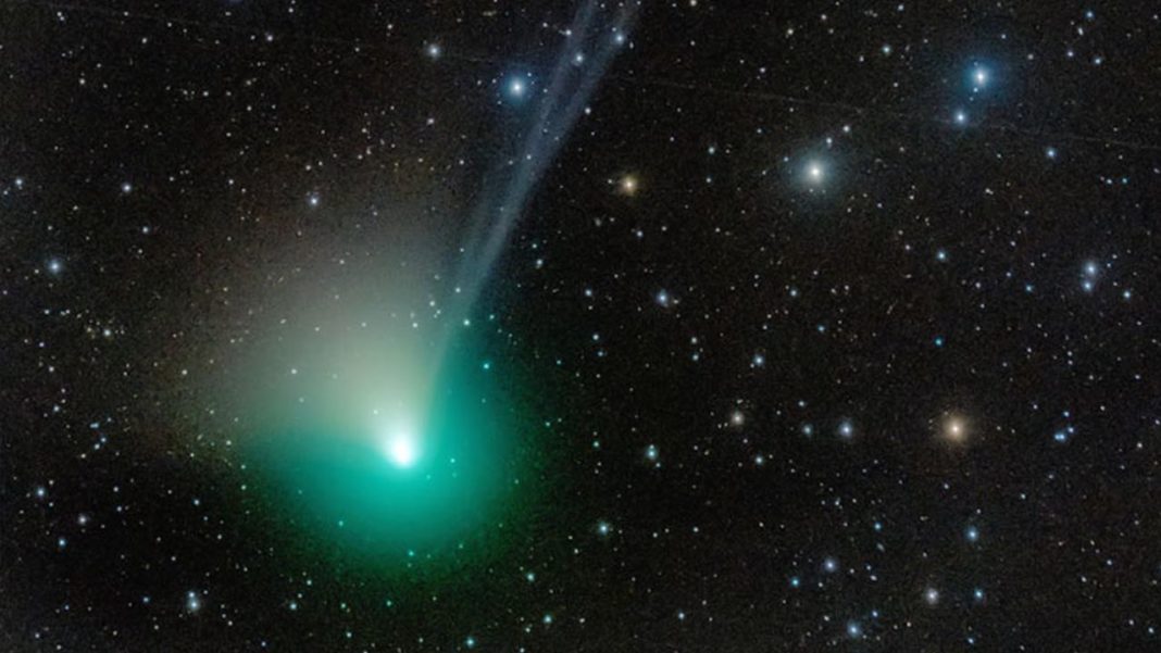 Pe 2 februarie, cometa va atinge cel mai apropiat punct de Pământ