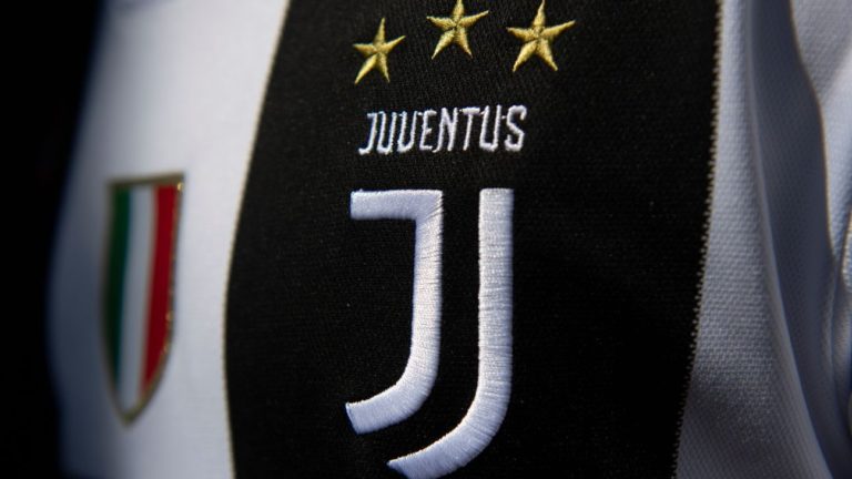 Clubul Juventus, penalizat cu 15 puncte de Federaţia italiană!
