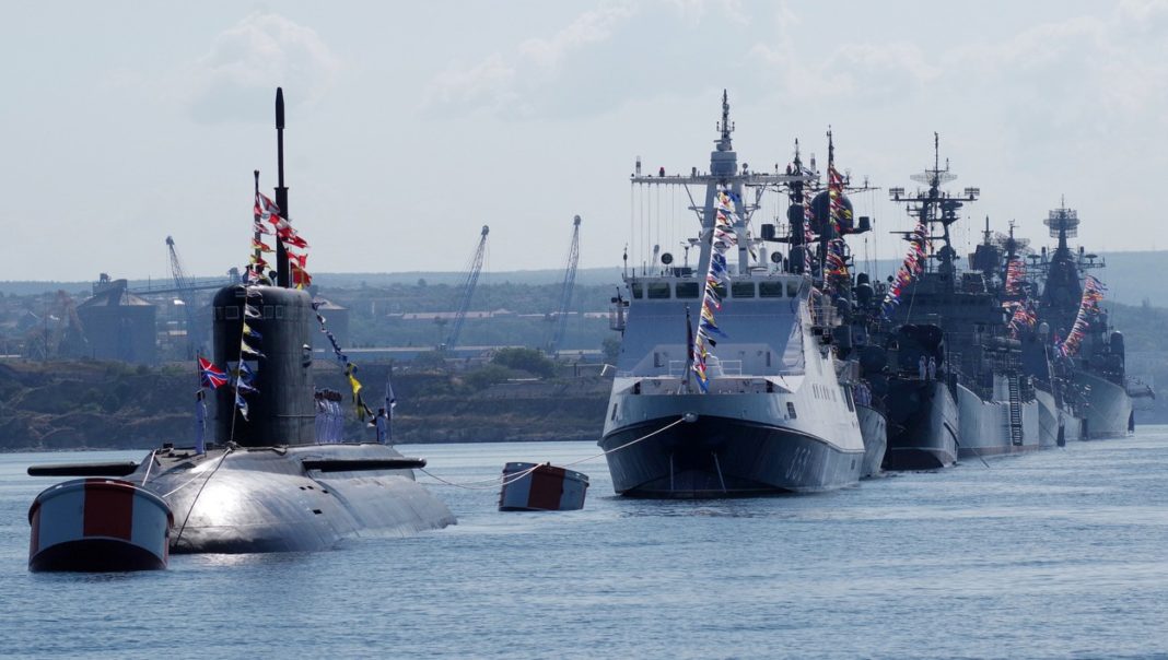Rusia are 5 nave de război în mările Neagră și Azov