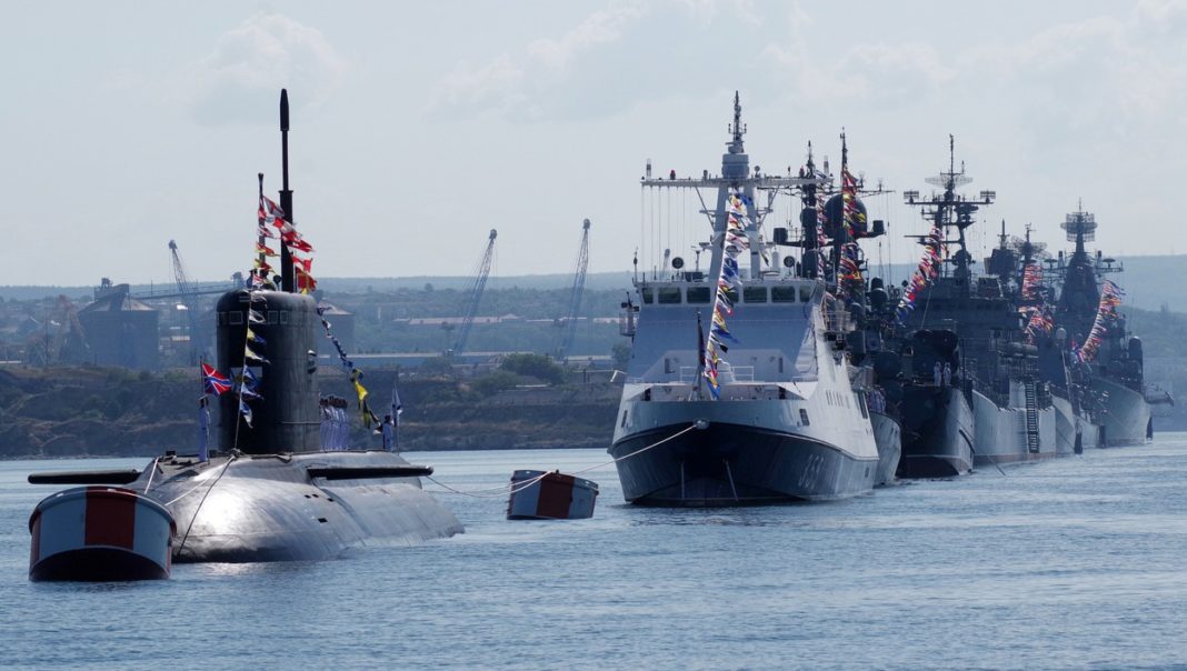 Rusia are 5 nave de război în mările Neagră și Azov Rusia are 5 nave de război în mările Neagră și Azov