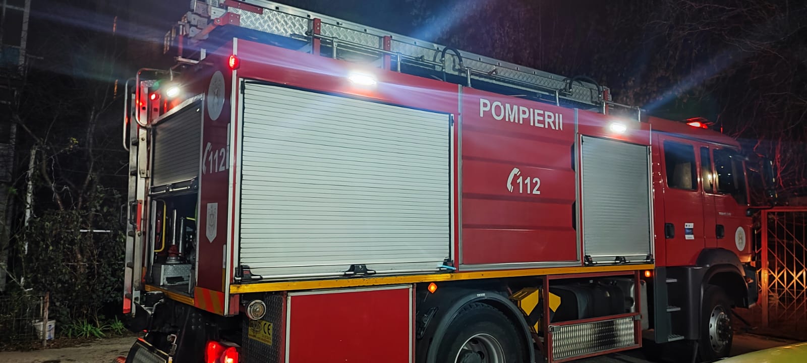 Bloc din Craiova evacuat din cauza unui incendiu la o bucătărie