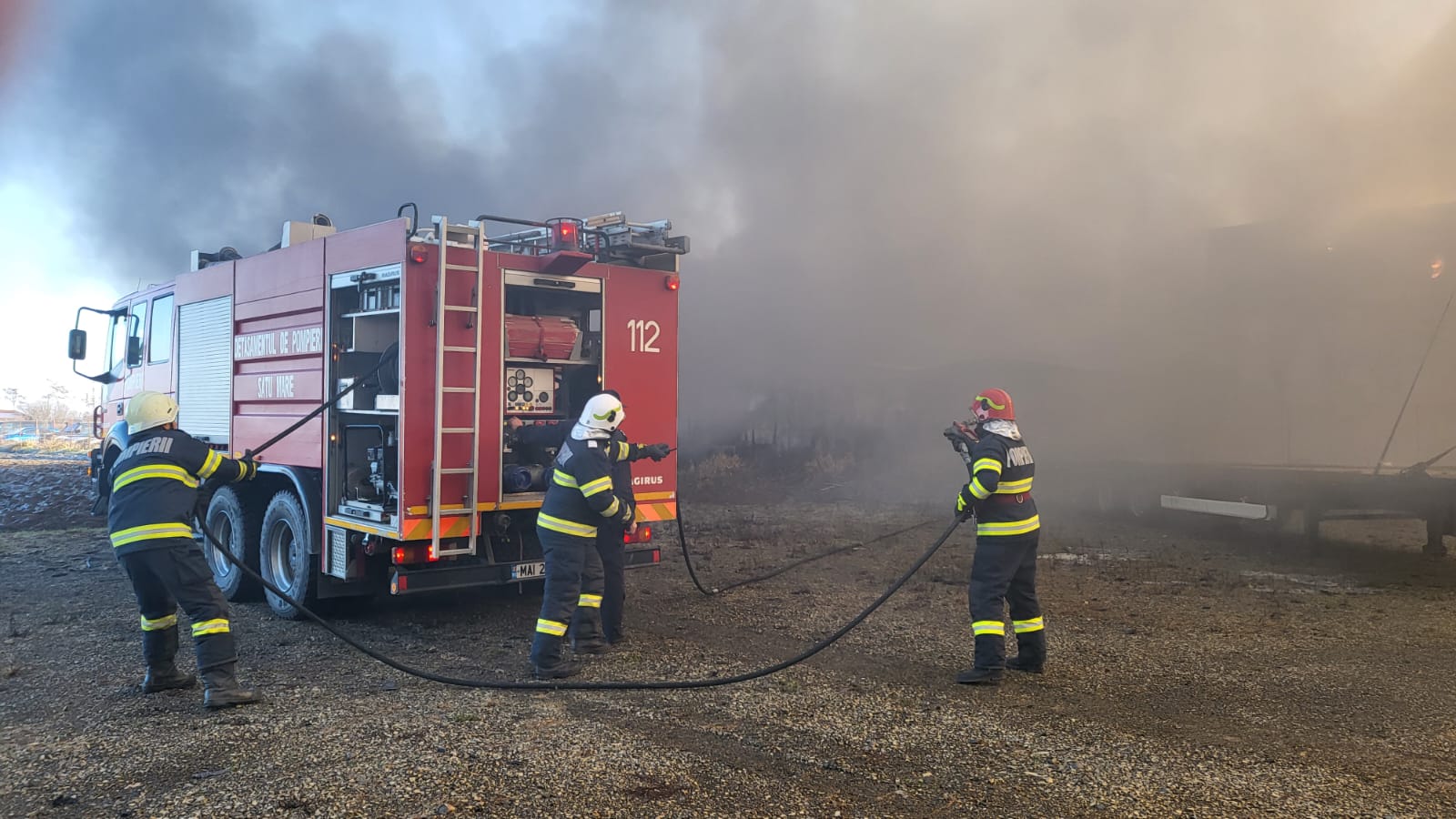 Bătrân rănit grav în explozia unui butoi cu combustibil