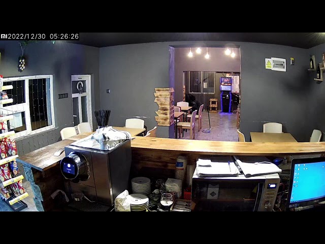 Jaf comis de persoane mascate, într-o sală de jocuri de noroc