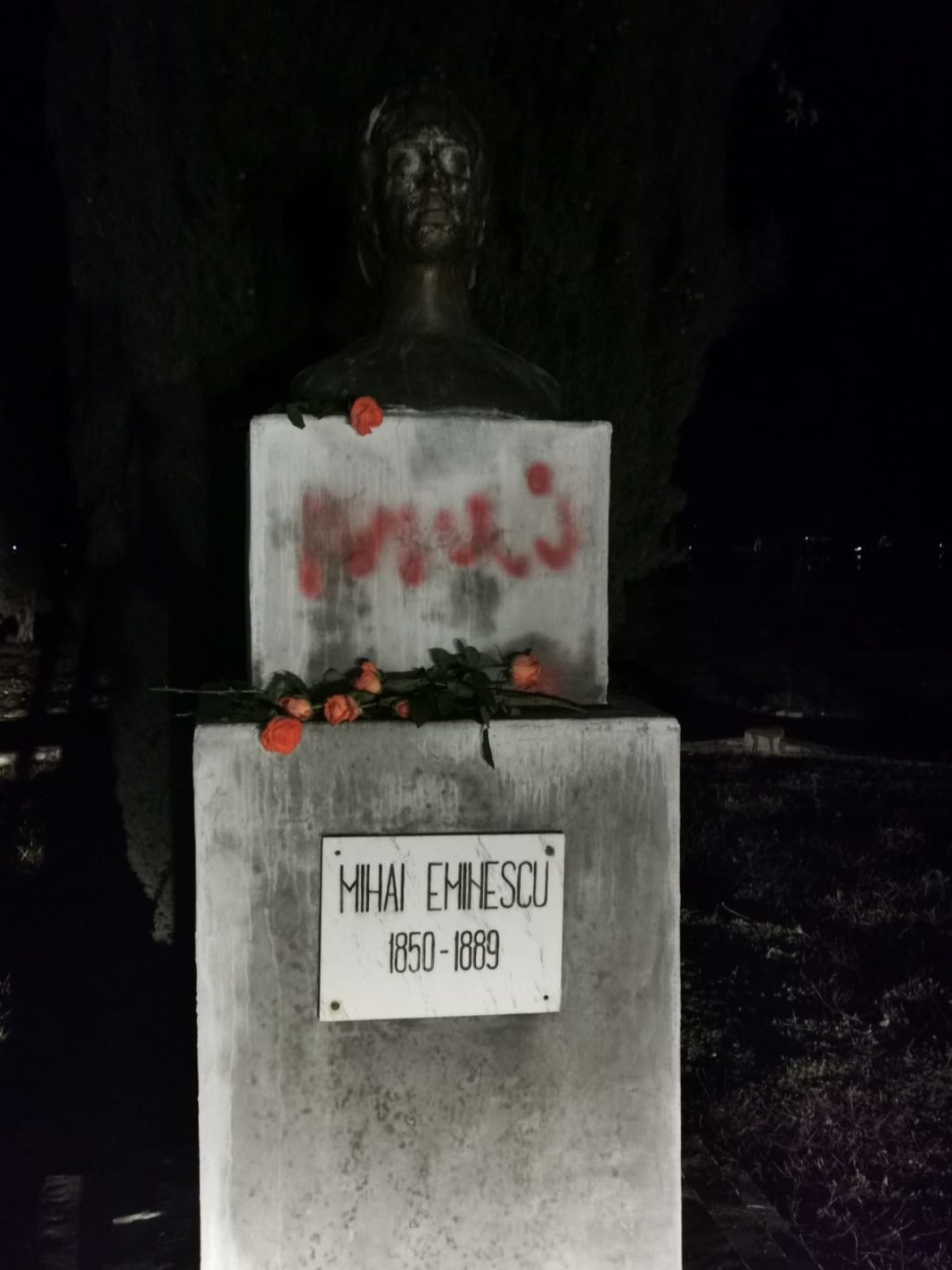 Statuia lui Mihai Eminescu din municipiul Orșova a fost vandalizată