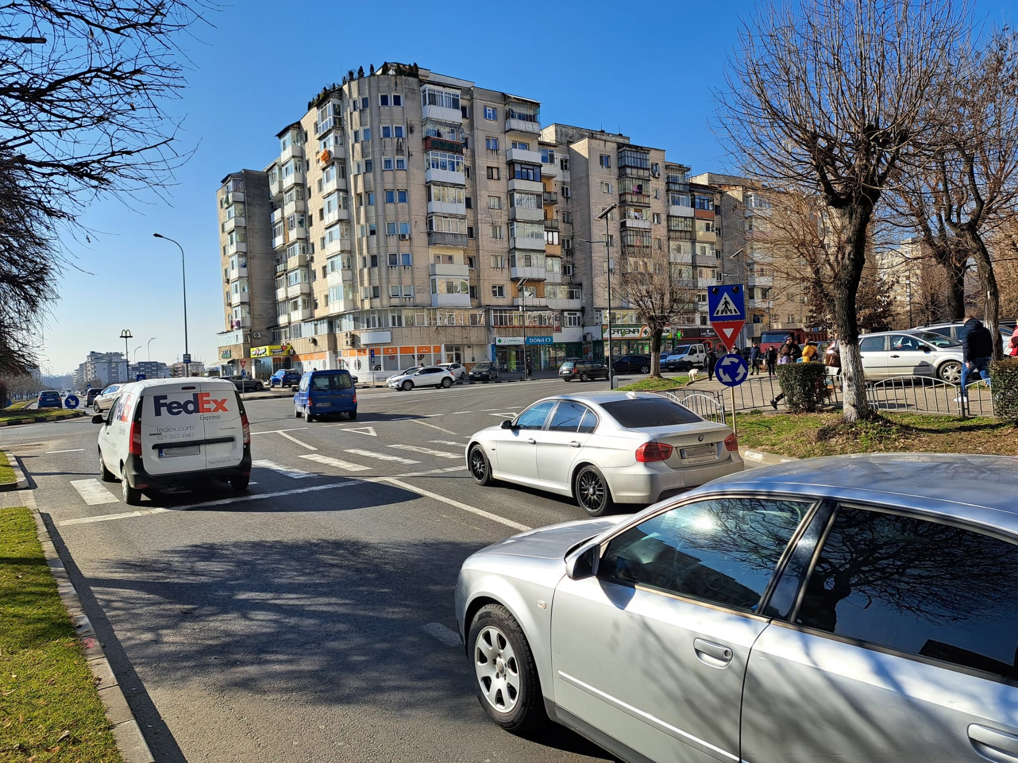 Vor fi demarate lucrări pentru fluidizarea traficului auto în Ostroveni, cel mai mare cartier din municipiu