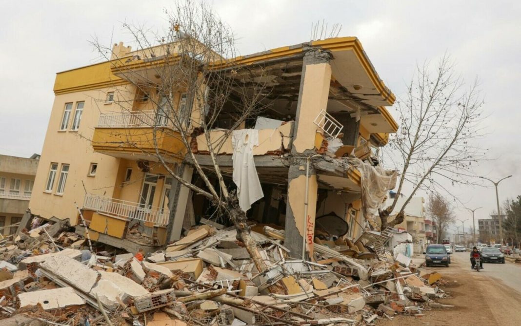 Replici ale cutremurelor puternice care au lovit luni Turcia