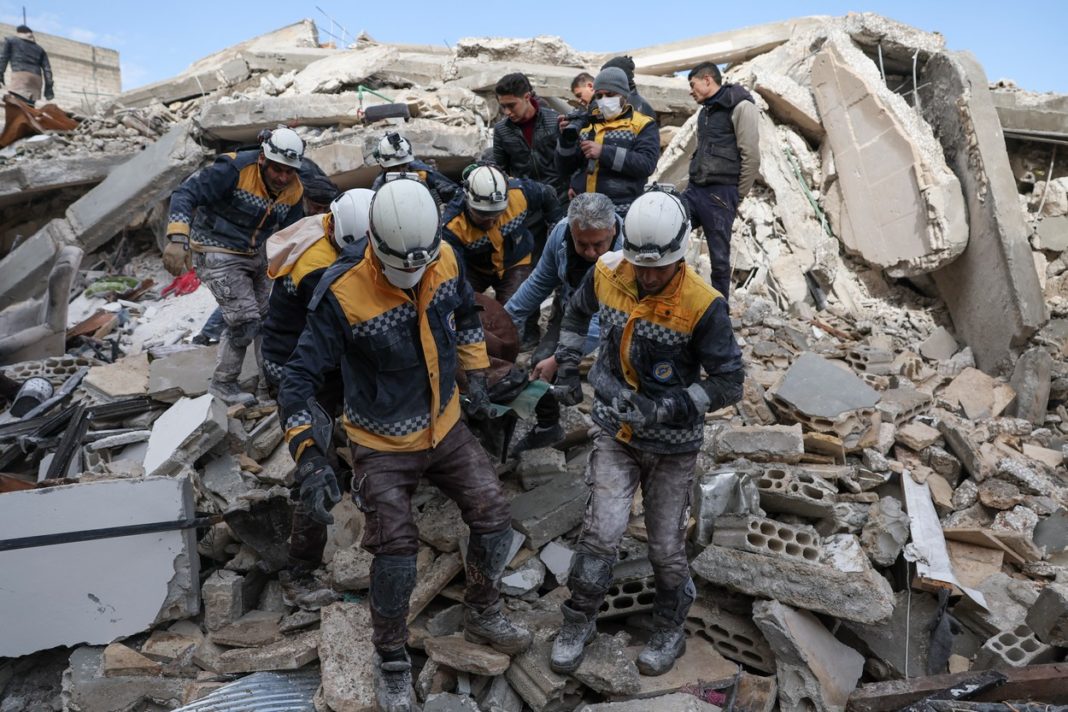 Bilanţul victimelor seismului din Turcia şi Siria a depăşit 9.638 de morţi