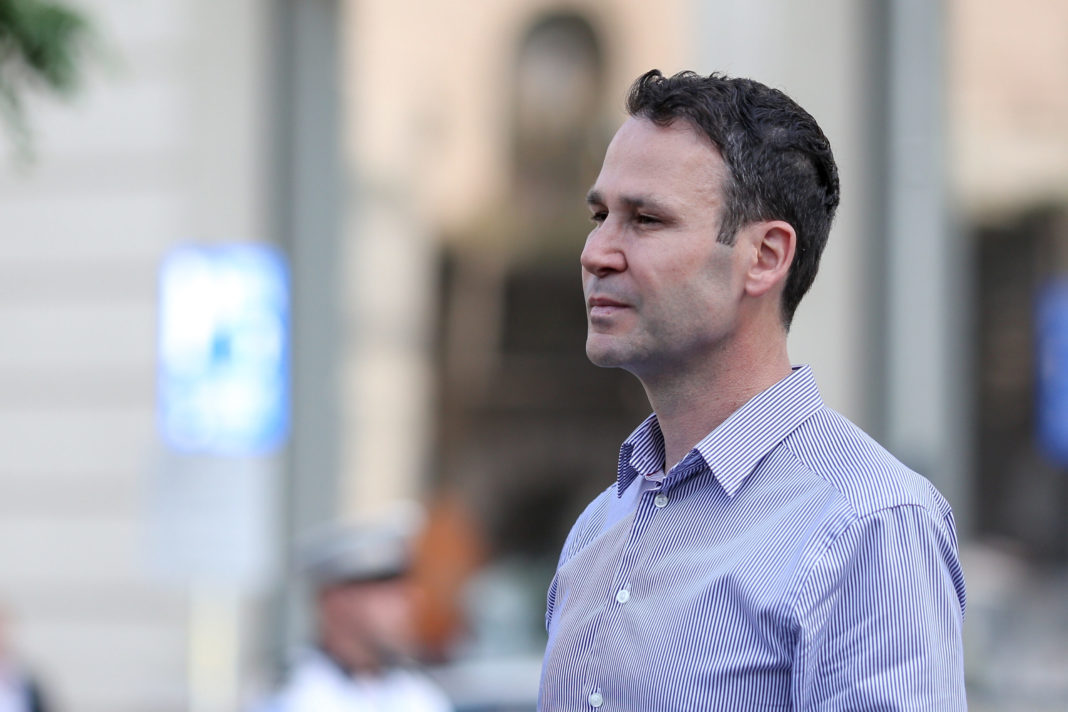 Primarul Robert Negoiță, cercetat penal de DNA pentru abuz în serviciu