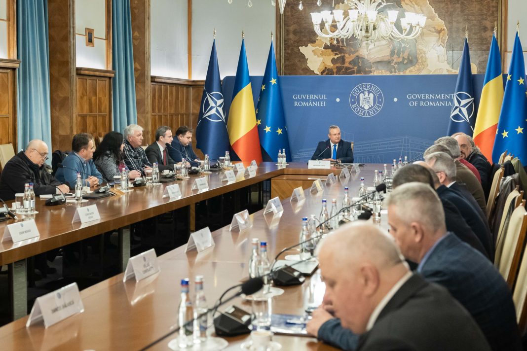 Premierul a analizat situaţia companiilor de stat din industria de apărare şi aeronautică