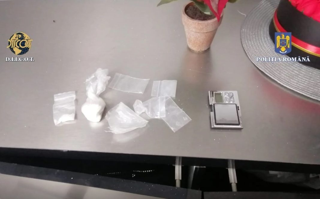 Poliţist din Craiova, in arest pentru trafic de droguri
