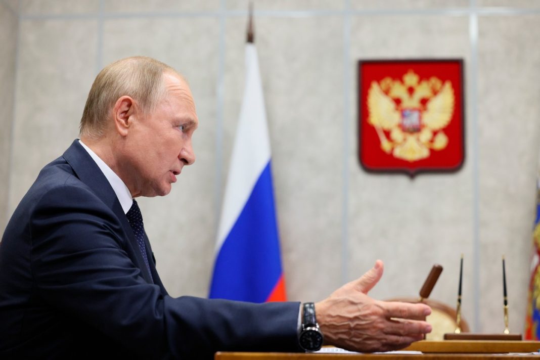 Rusia a suspendat oficial eliberarea de pașapoarte