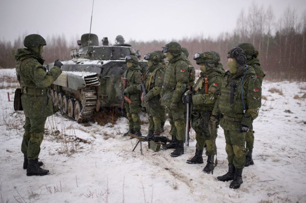 Belarus susţine că Ucraina a adus trupe semnificative la graniţă