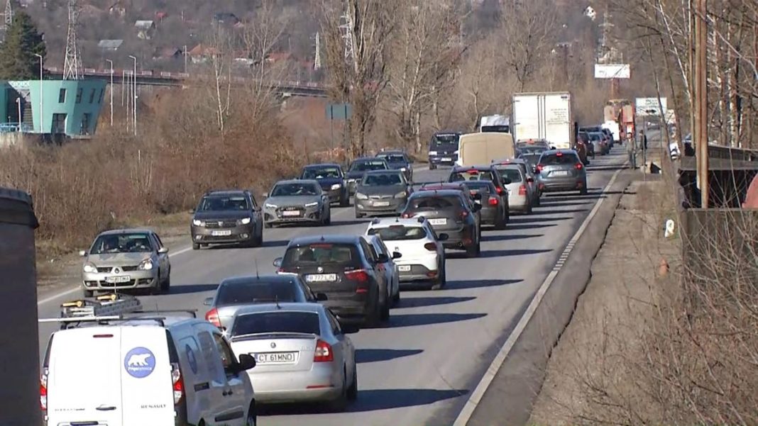 Trafic aglomerat pe Valea Prahovei