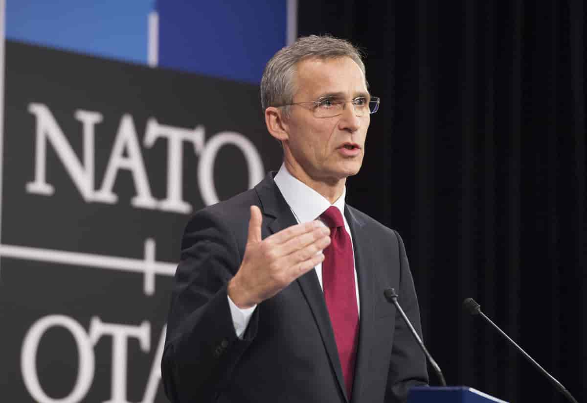 Stoltenberg: Problema livrării de avioane de luptă Ucrainei nu e acum cea mai urgentă