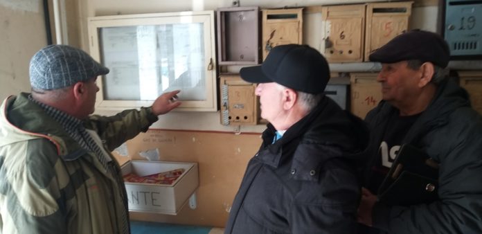 Locatari supărați din asociația de proprietari nr.15 Craiovița Nouă.