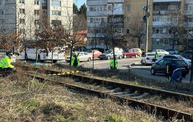 O femeie a murit după ce a fost lovită de tren