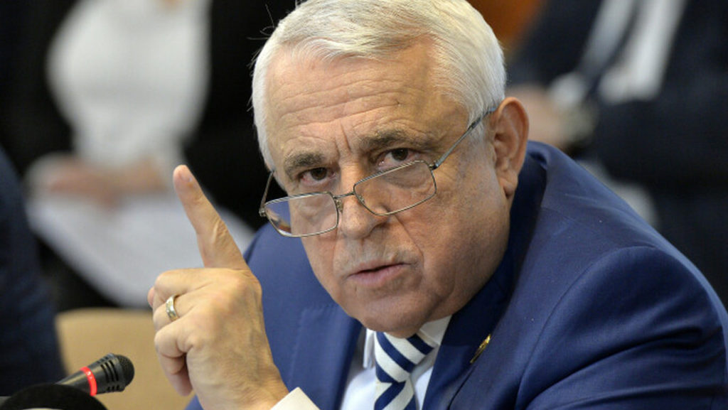 Deputații dezbat moțiunea prin care cer demisia ministrului Daea