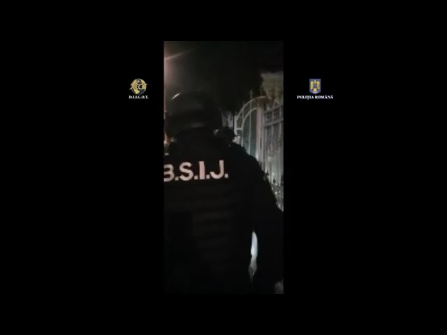 (VIDEO) 12 persoane au păgubit cu 3,1 milioane de lei niște bănci